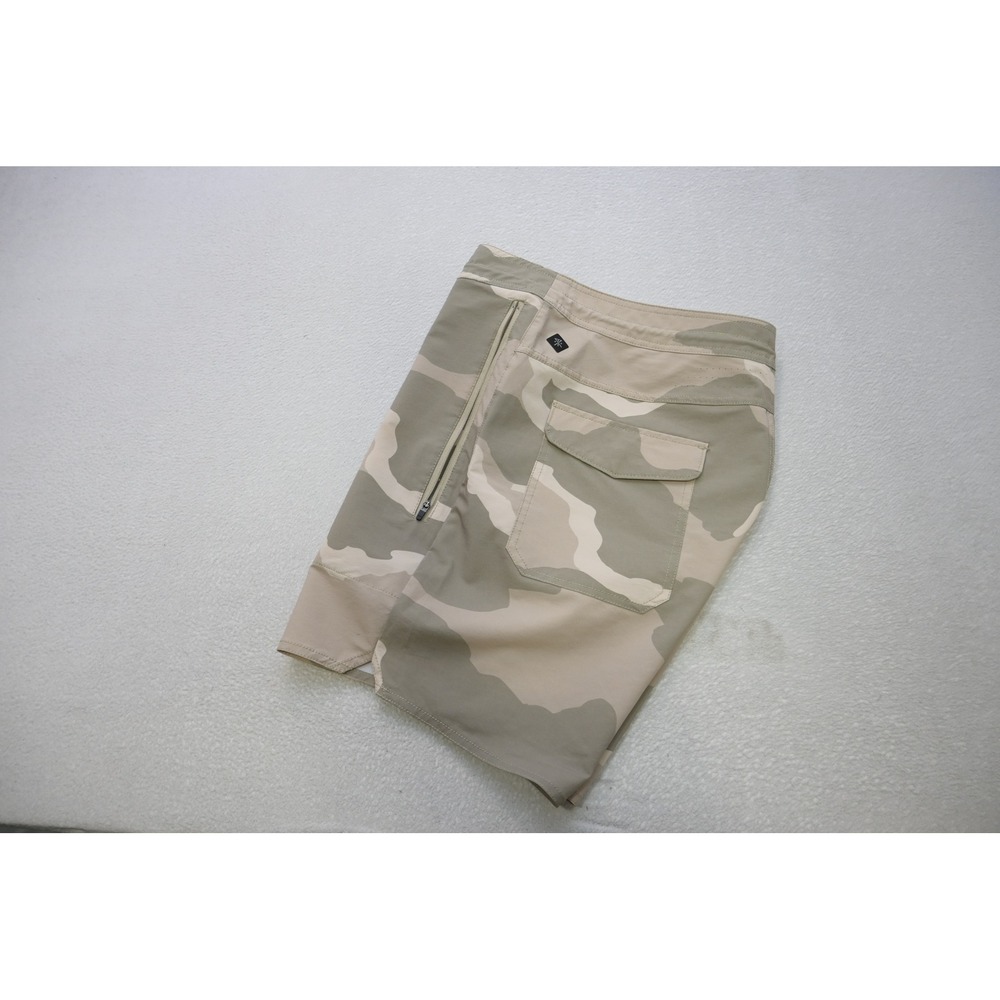 Roark Board Shorts Mens 33 Tan Camo Zipper Pockets Adventure Surf Excellent